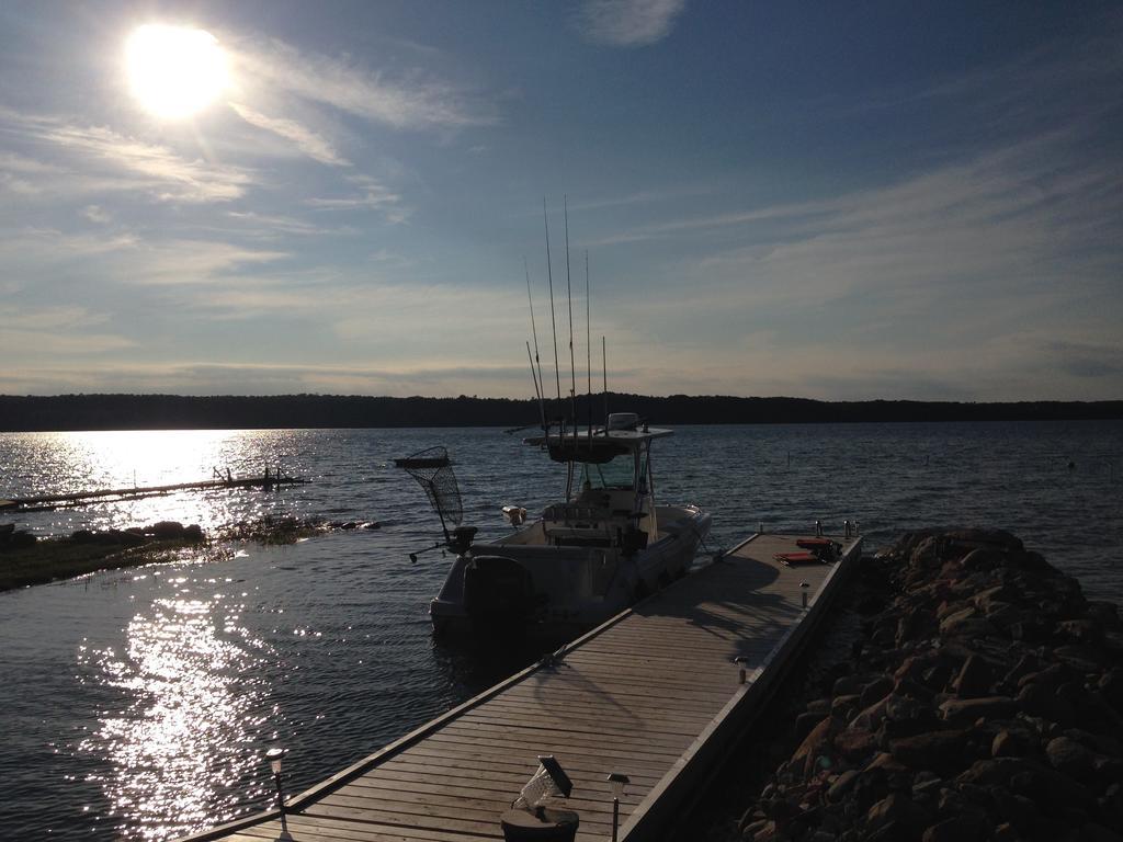 N' This On The Bay -Vacation Suite Wiarton Εξωτερικό φωτογραφία
