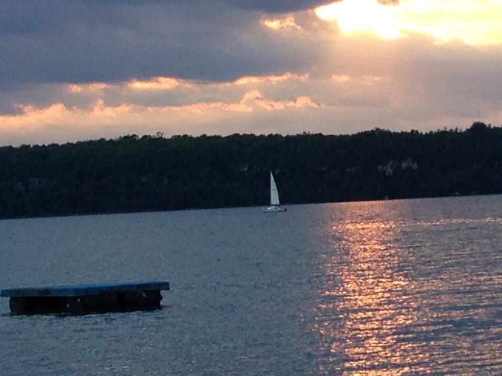 N' This On The Bay -Vacation Suite Wiarton Εξωτερικό φωτογραφία