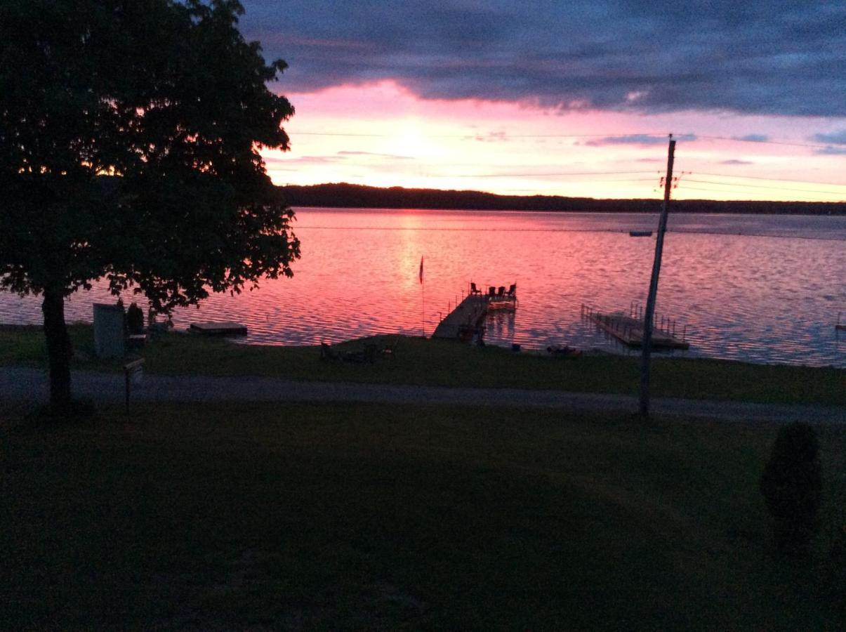 N' This On The Bay -Vacation Suite Wiarton Εξωτερικό φωτογραφία
