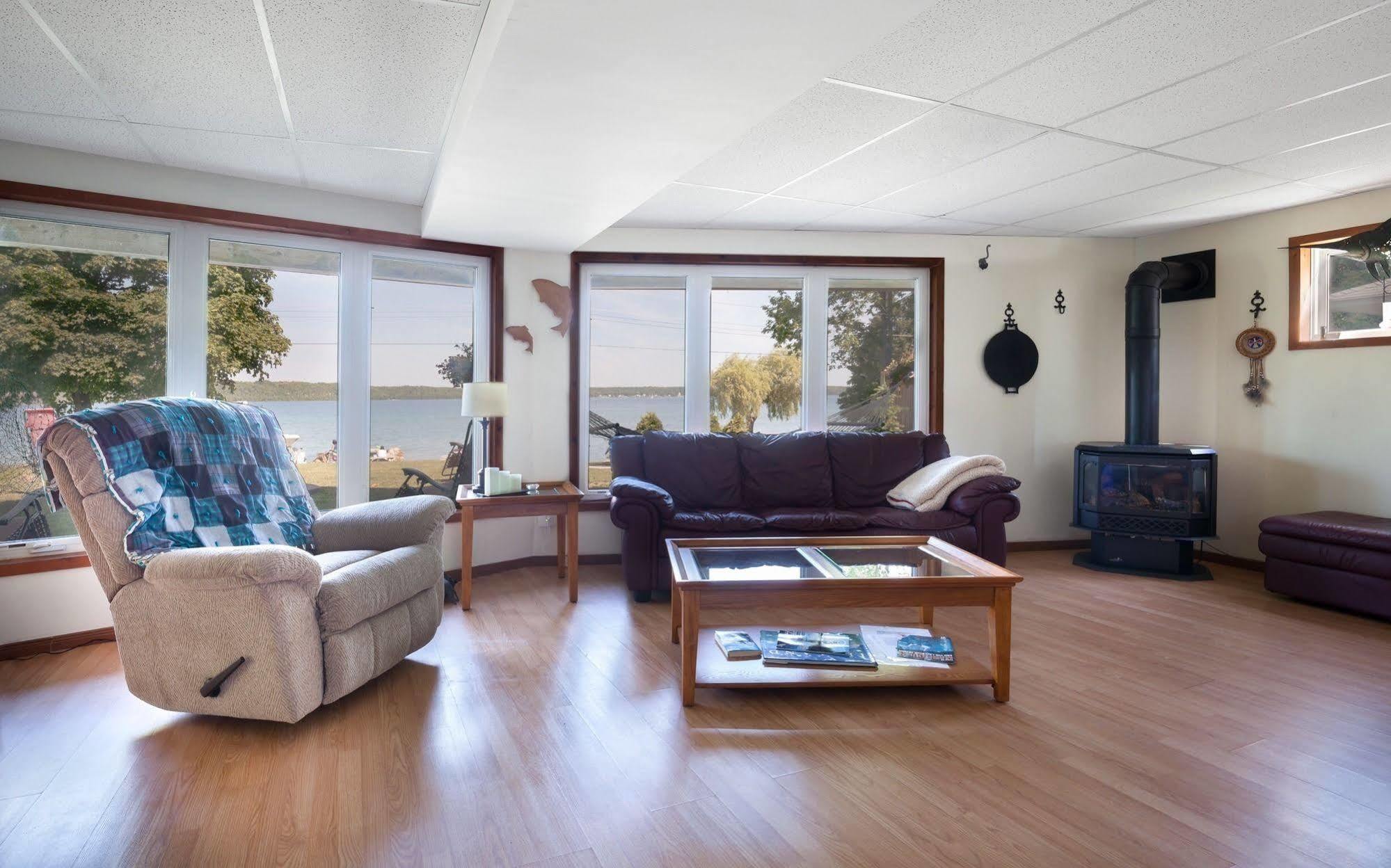 N' This On The Bay -Vacation Suite Wiarton Εξωτερικό φωτογραφία